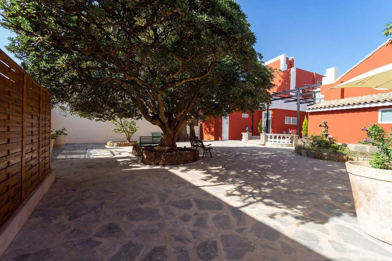 Albor Suites Santa Brigida  Aparthotel Santa Brigida (Gran Canaria)